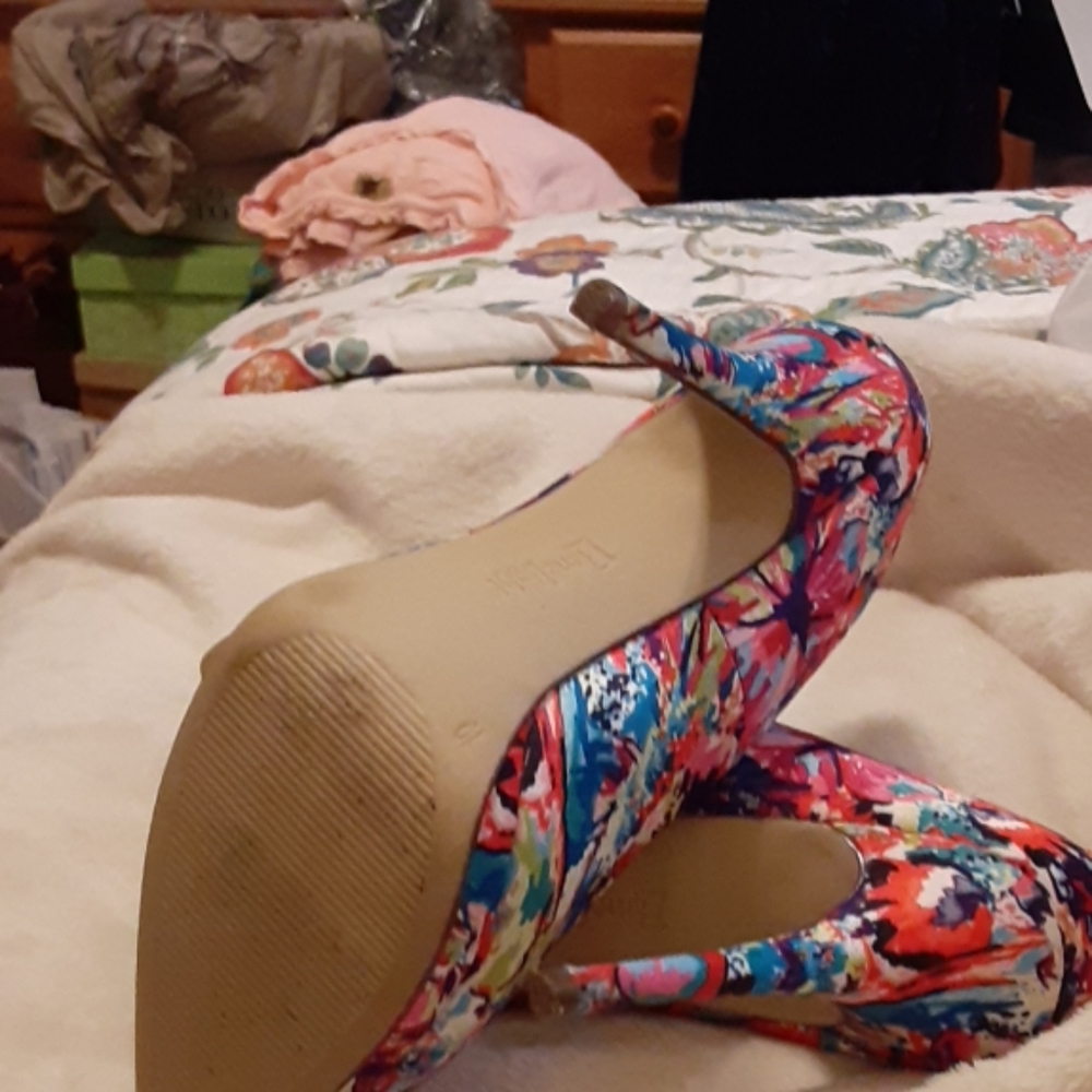 Shoes - Picture 3 of 3